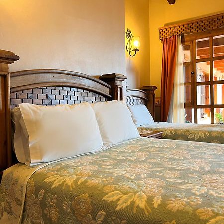 Hotel La Casa De Mama Сан-Кристобаль-де-Ла-Касас Экстерьер фото
