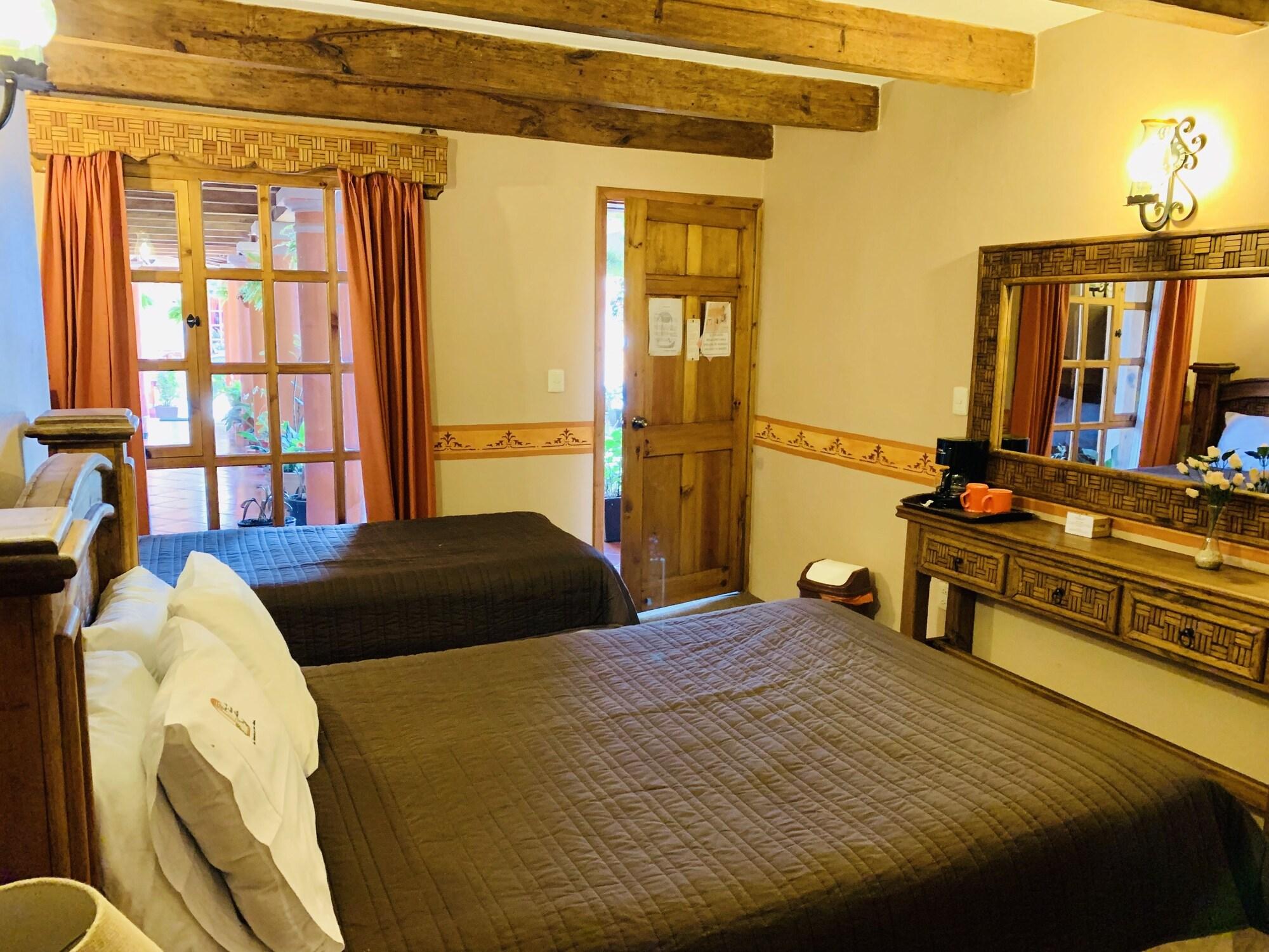 Hotel La Casa De Mama Сан-Кристобаль-де-Ла-Касас Экстерьер фото