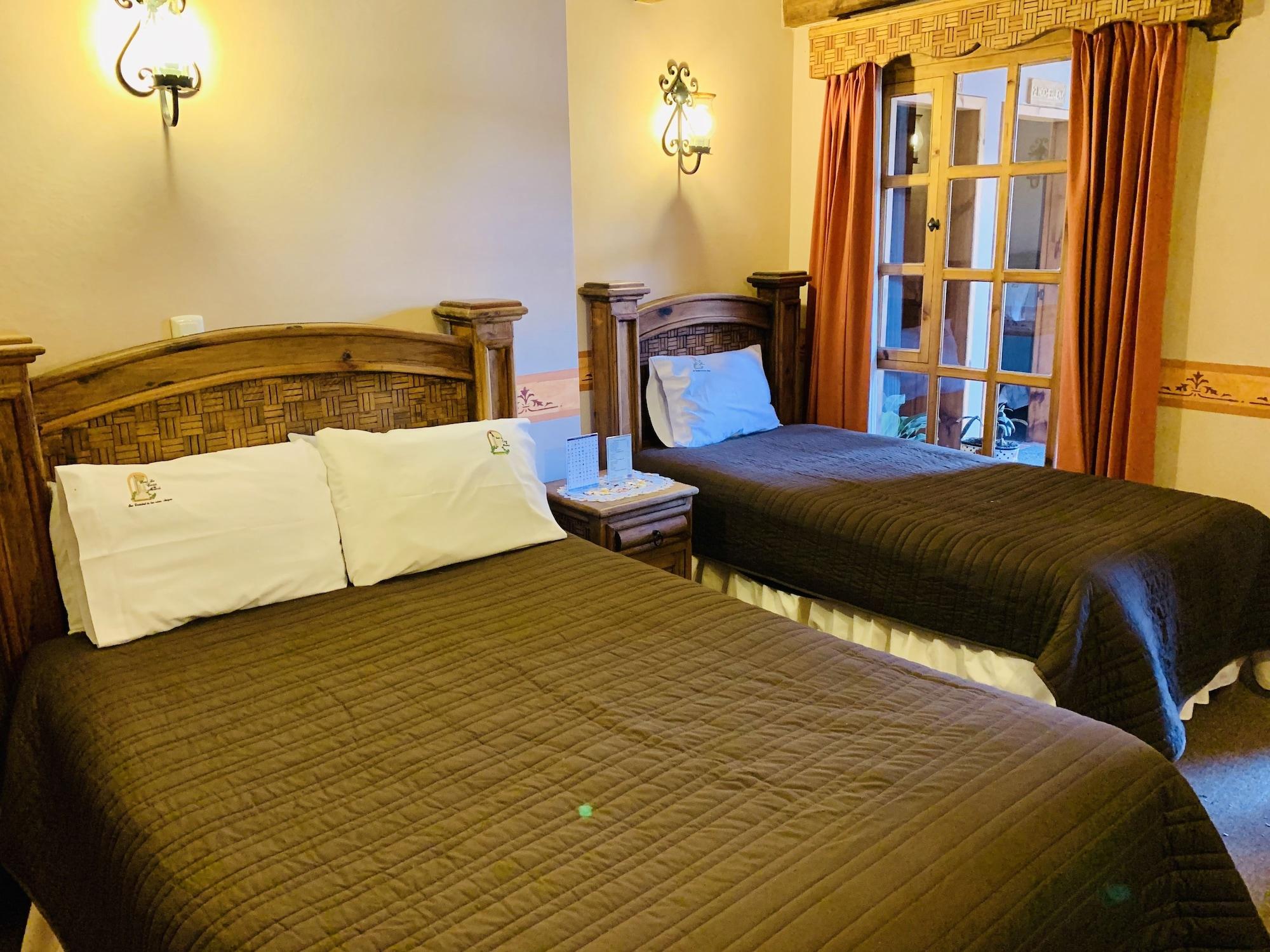 Hotel La Casa De Mama Сан-Кристобаль-де-Ла-Касас Экстерьер фото