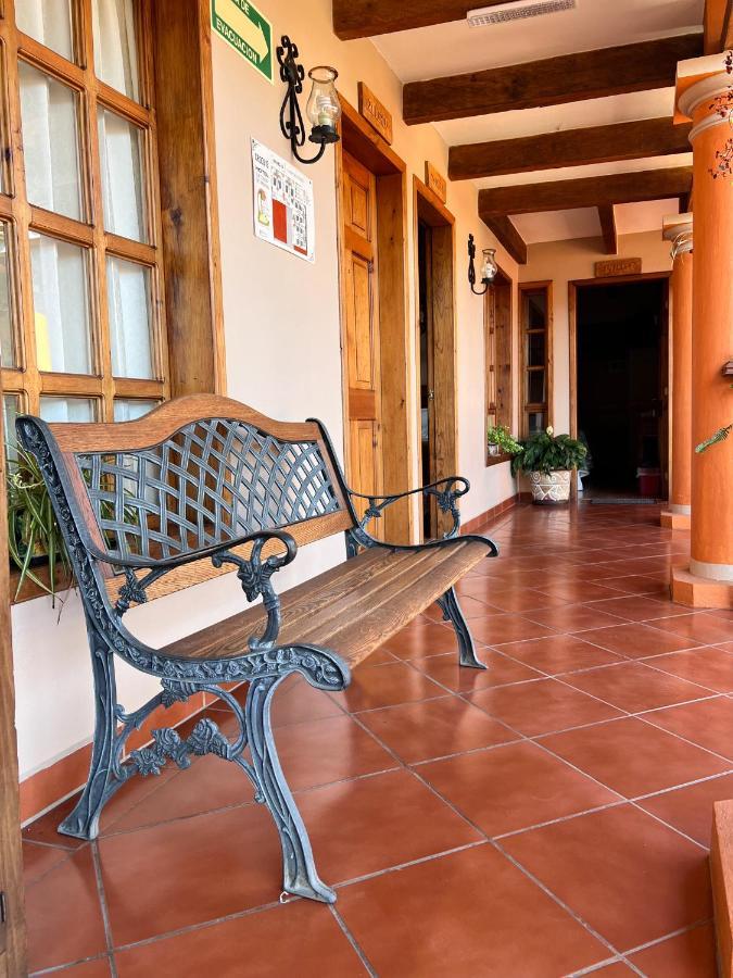 Hotel La Casa De Mama Сан-Кристобаль-де-Ла-Касас Экстерьер фото