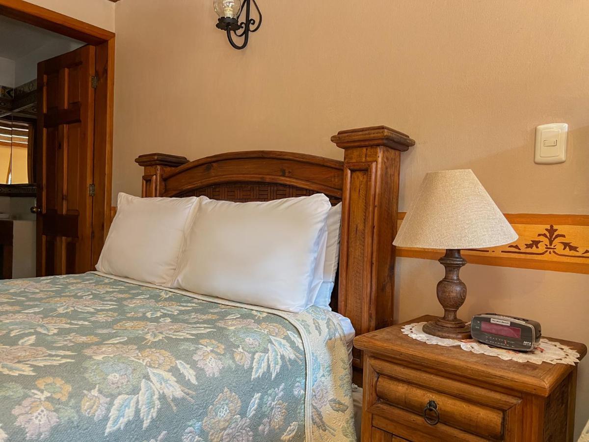 Hotel La Casa De Mama Сан-Кристобаль-де-Ла-Касас Экстерьер фото
