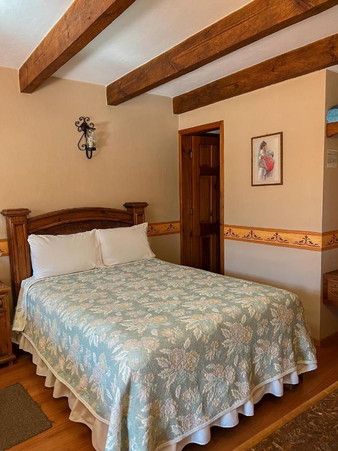 Hotel La Casa De Mama Сан-Кристобаль-де-Ла-Касас Экстерьер фото